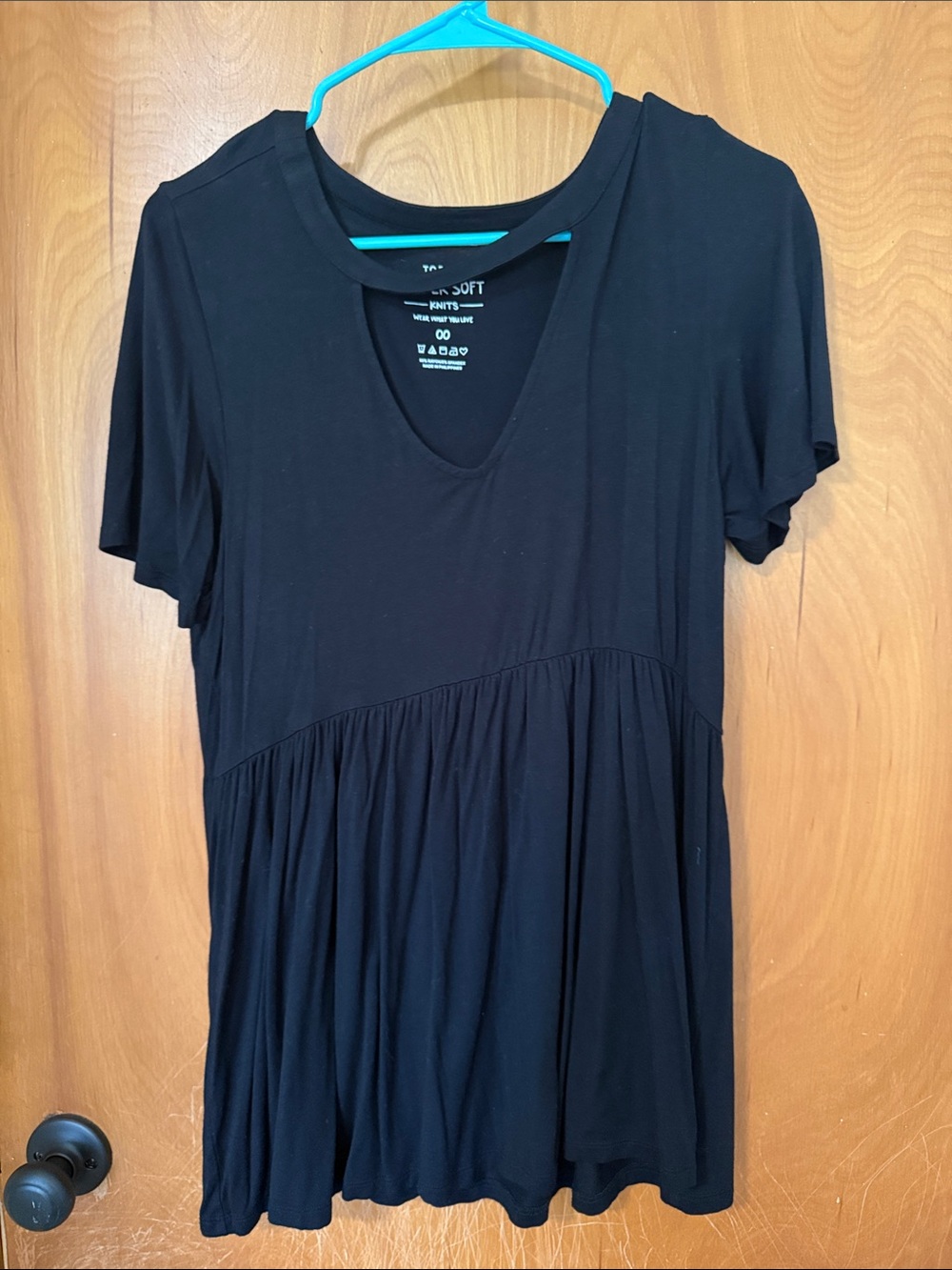 Soft Knit Black Short-Sleeve V-Neck Peplum Top